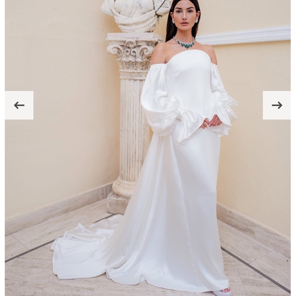 CAROLINA HERRERA BRIDAL GOWN